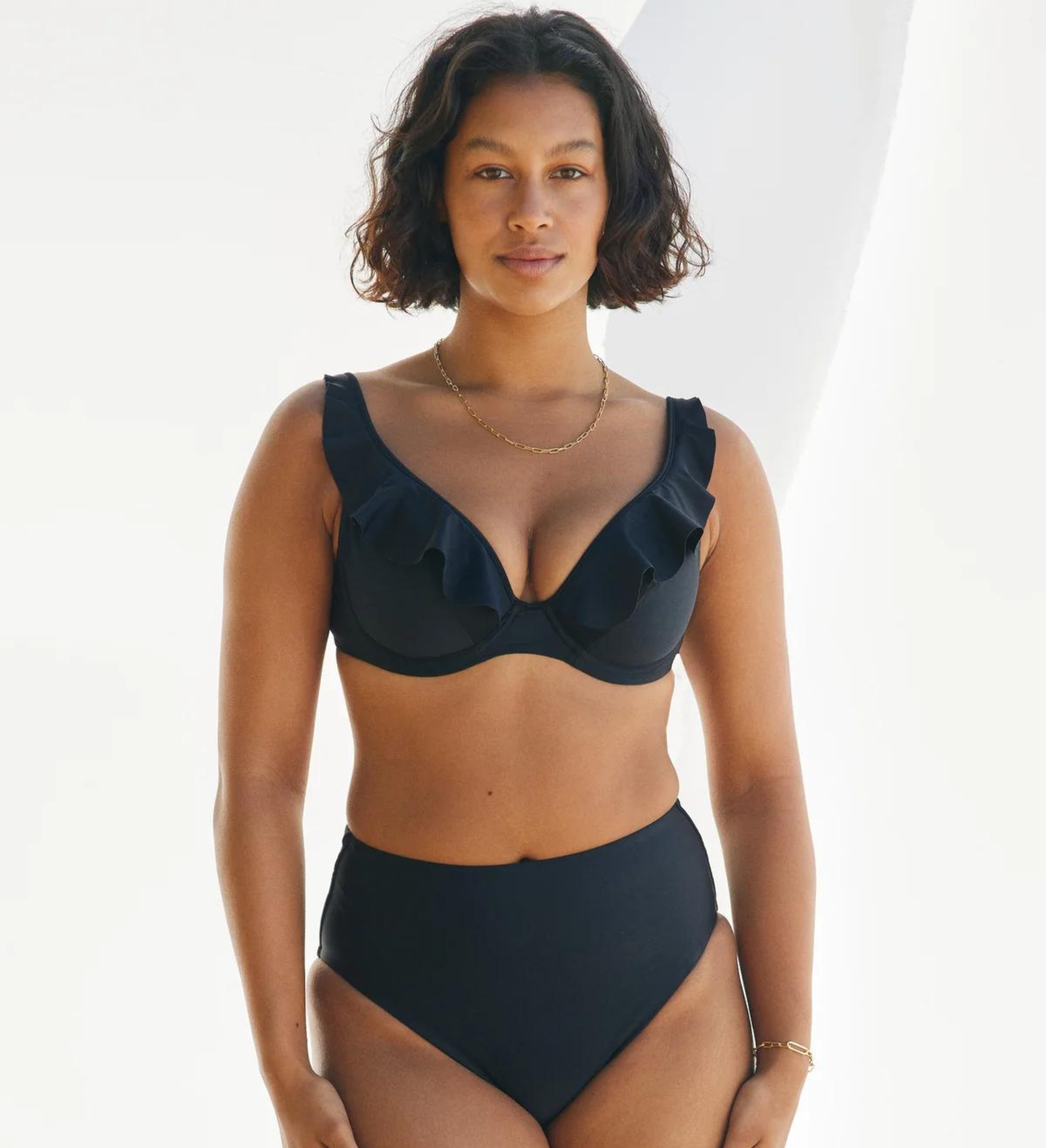 A sexy strapless bra No, this is not a joke! – MARVELL LANE