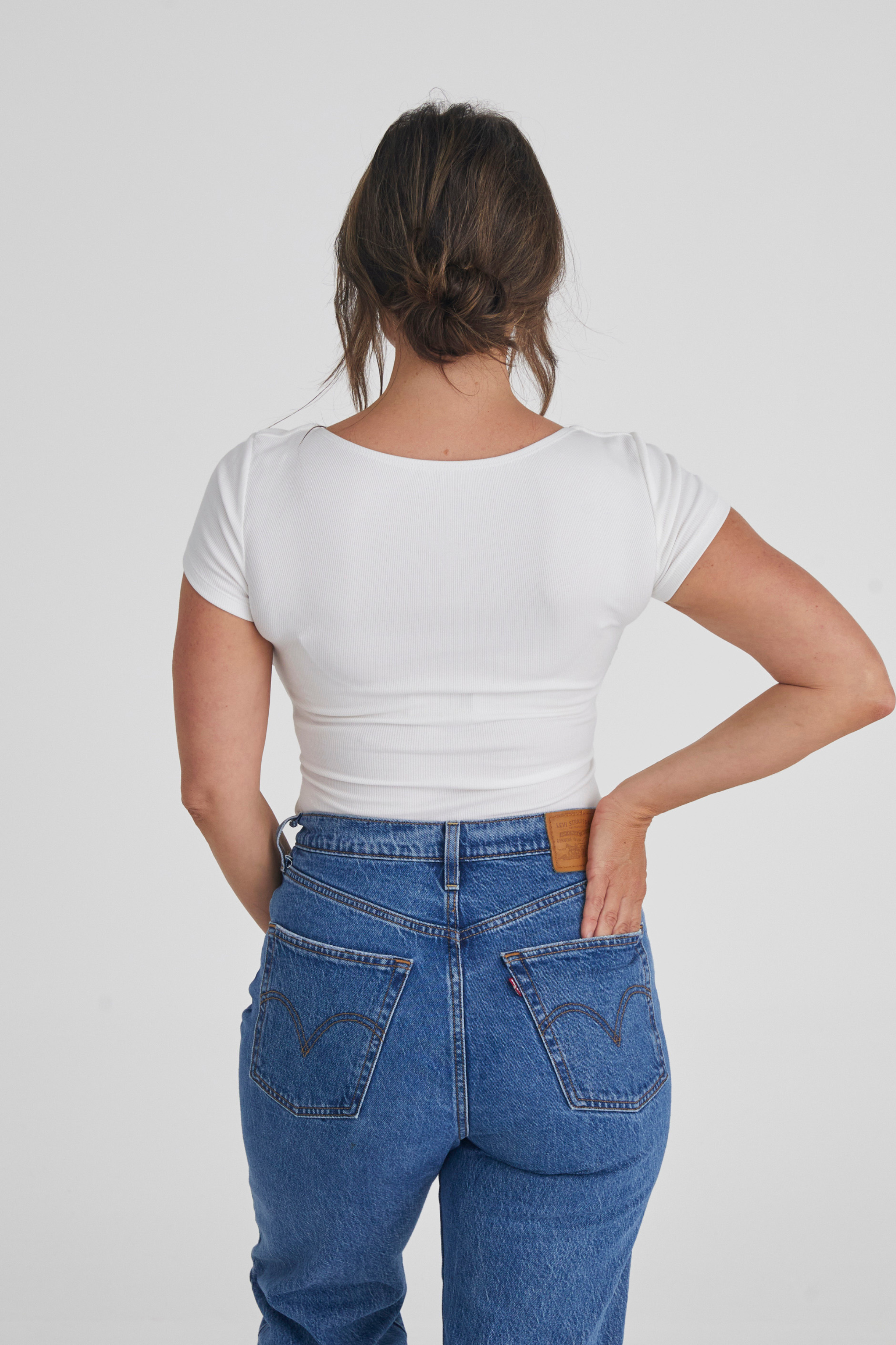 BUSTY BASICS T-SHIRT - AIR - IMPERFECT (FINAL SALE)