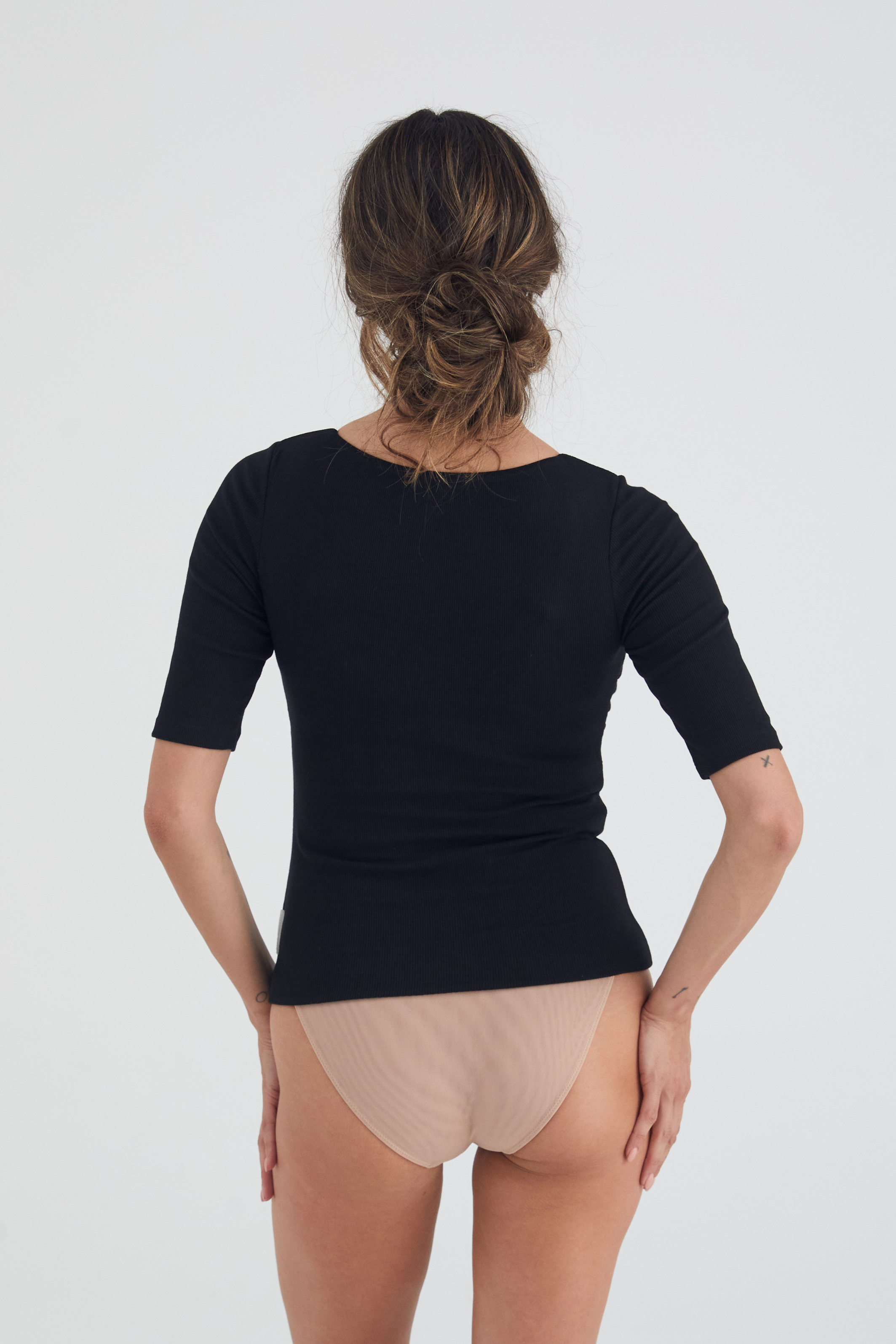 Busty Basics - Sweetheart Half sleeve - BLACK