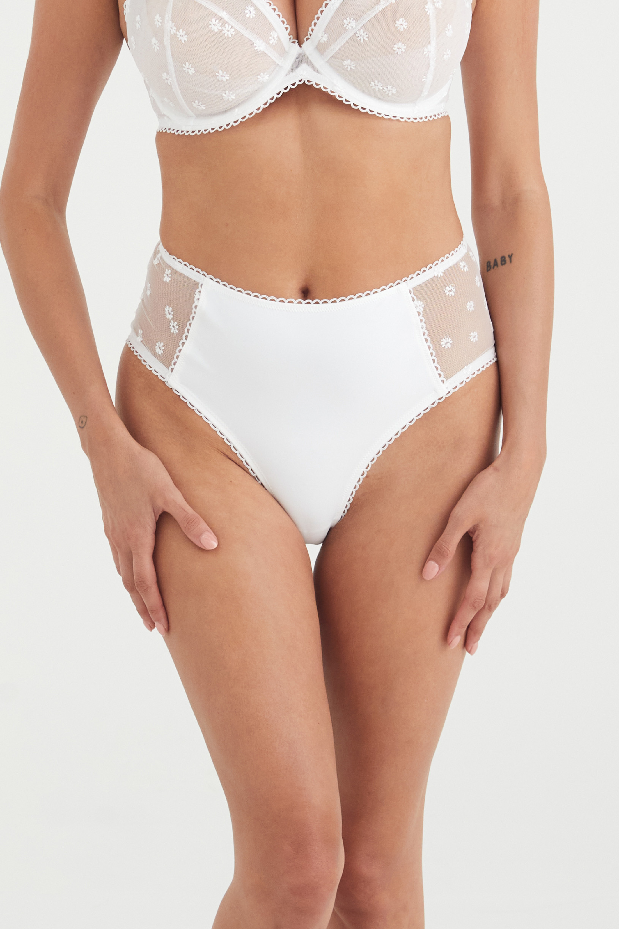 JUNI BRIEF - WHITE