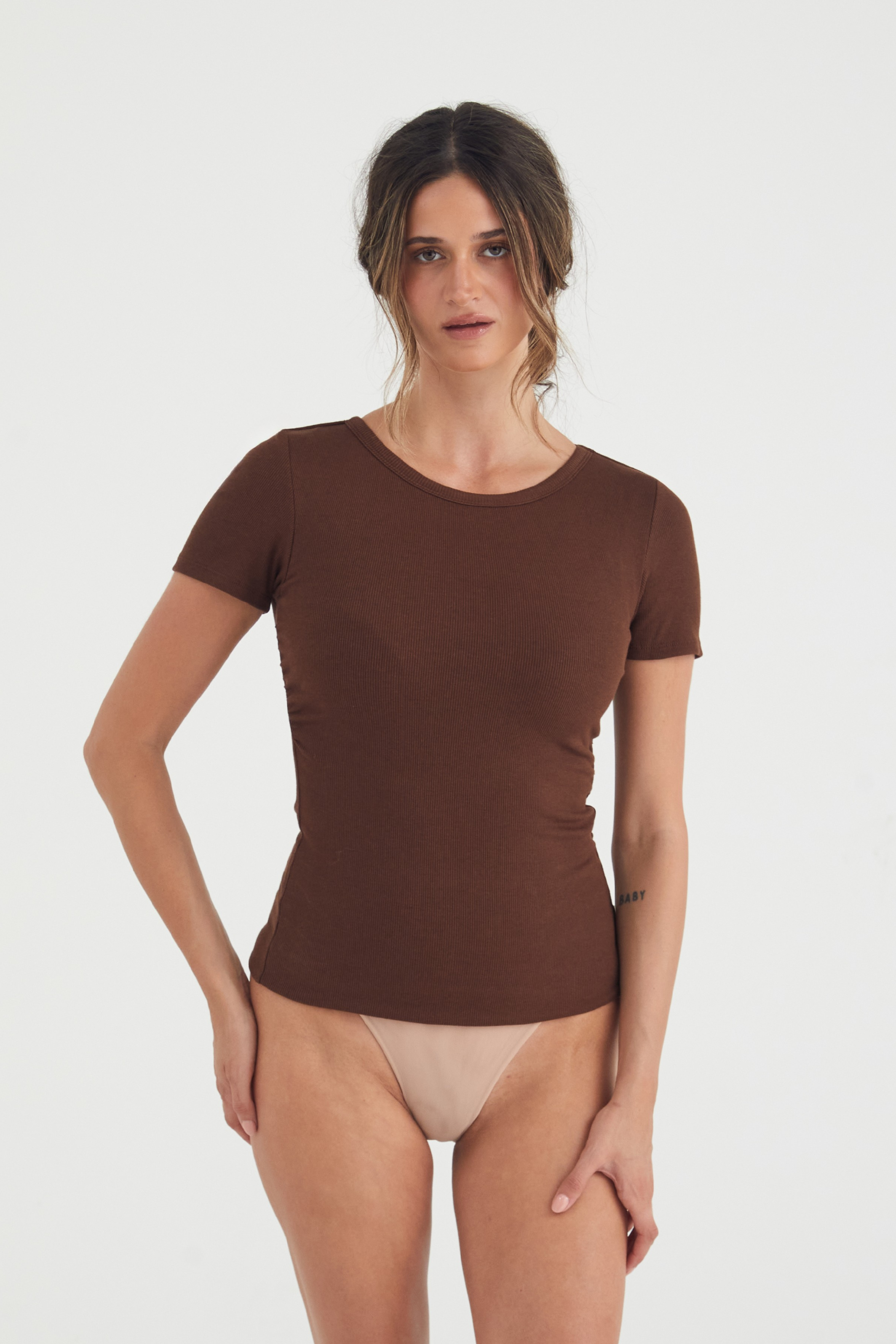Busty Basics - Crew Neck T-shirt - CHOCOLATE