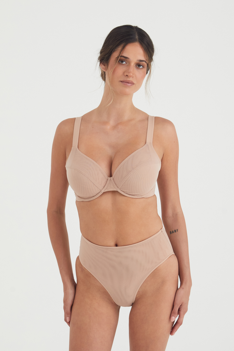 BUSTY BASICS PLUNGE BRA - LATTE