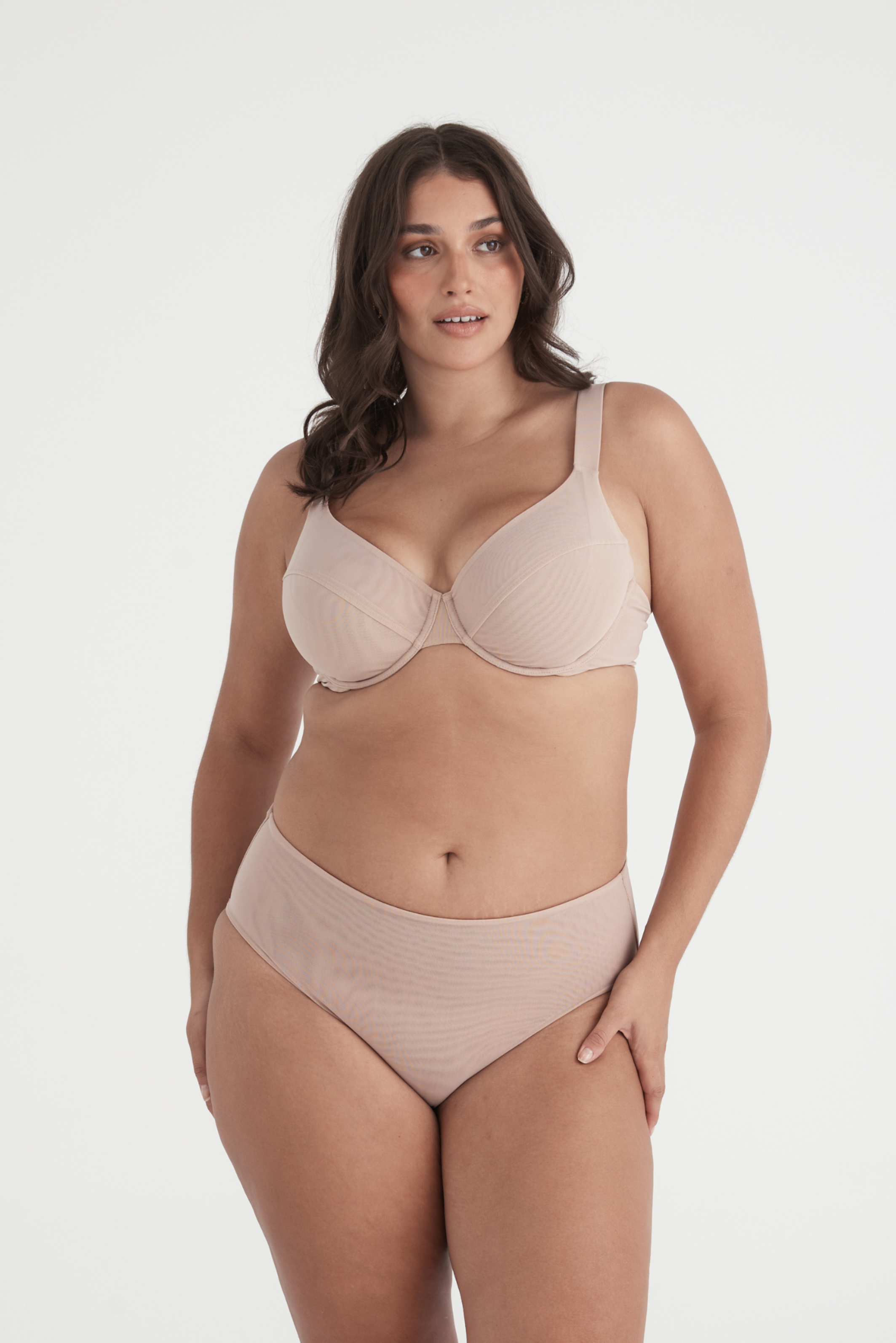 BUSTY BASICS PLUNGE BRA - LATTE