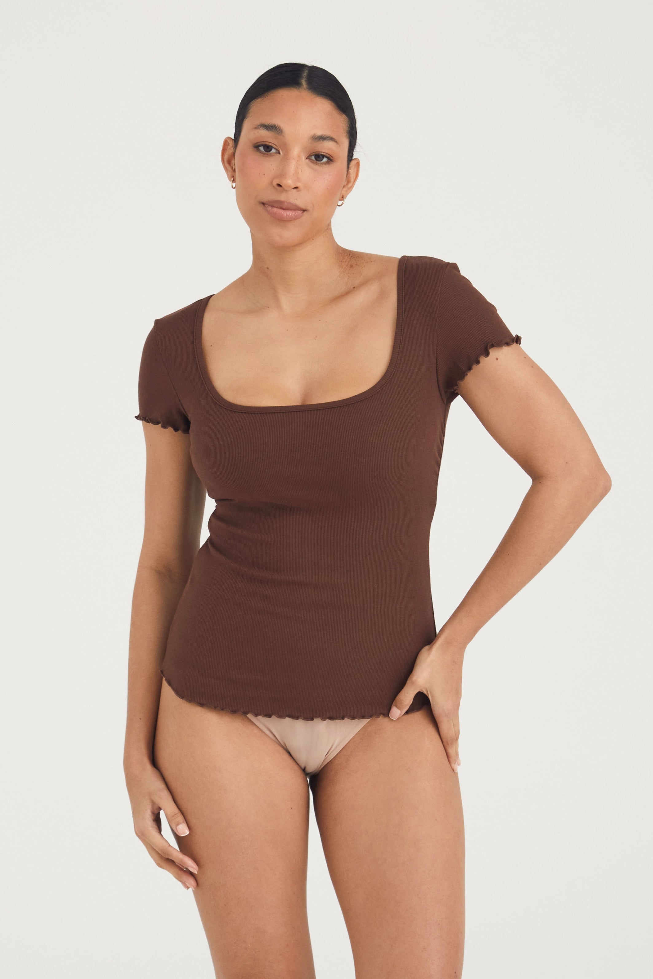 Busty Basics - Petal Hem T-shirt - Umber